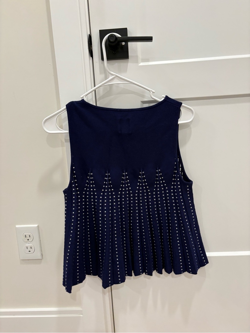 Maeve by Anthropologie Structured Swing Sweater Tank Size Small - Picture 7 of 8